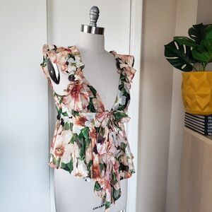 Plunging Ruffle Tiered Floral Top Size Medium NEW!